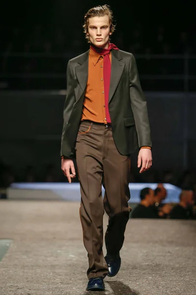 Look 2
